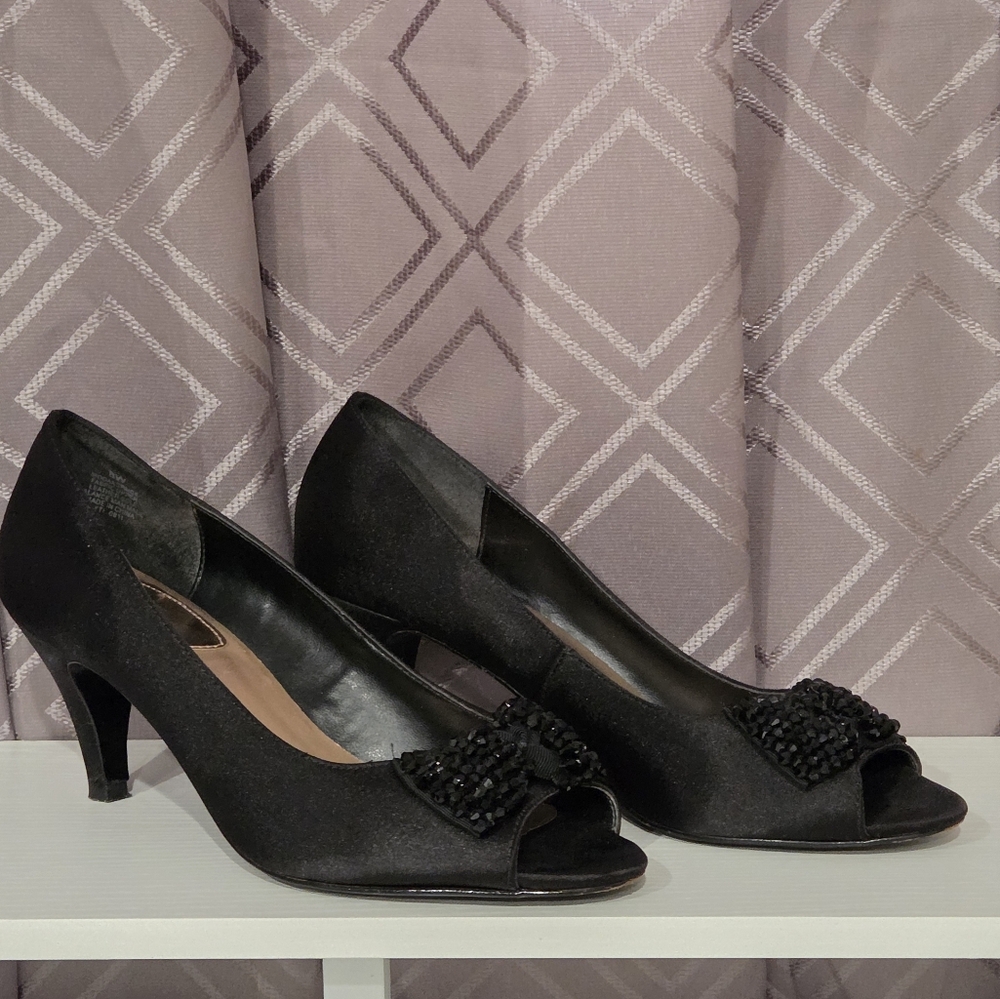 Mootsies Tootsies Black Heels